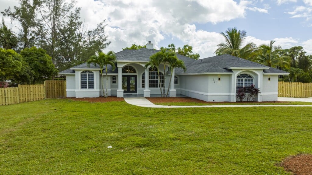 West Palm Beach Villa Heated Pool